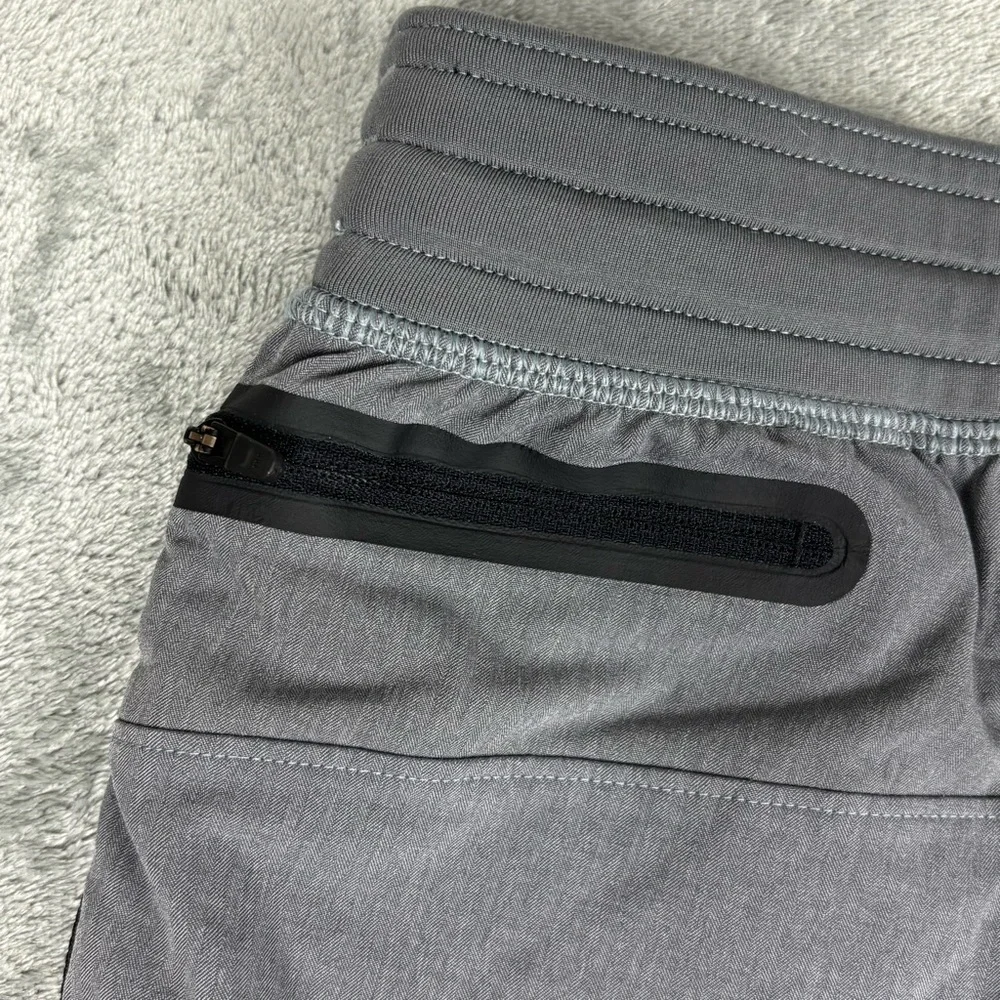 Under Armour Pants Mens XL Gray WG‎ Woven Tapered Fitted Stretch Drawstring